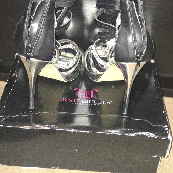 Silver, black and white sandals - Picture 4 of 4